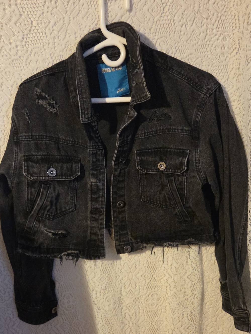 Cropped Distressed Black Denim Jacket - Unbranded